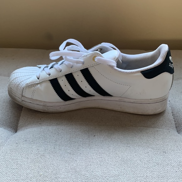 Adidas Stan Smith VS. Superstar Shell Toe Sneakers Size 5.5 - Picture 9 of 16
